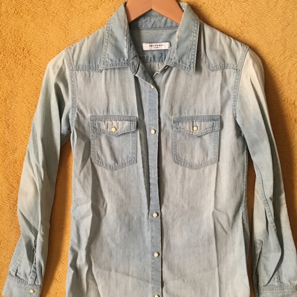 Size S Equipment light washed denim button up.